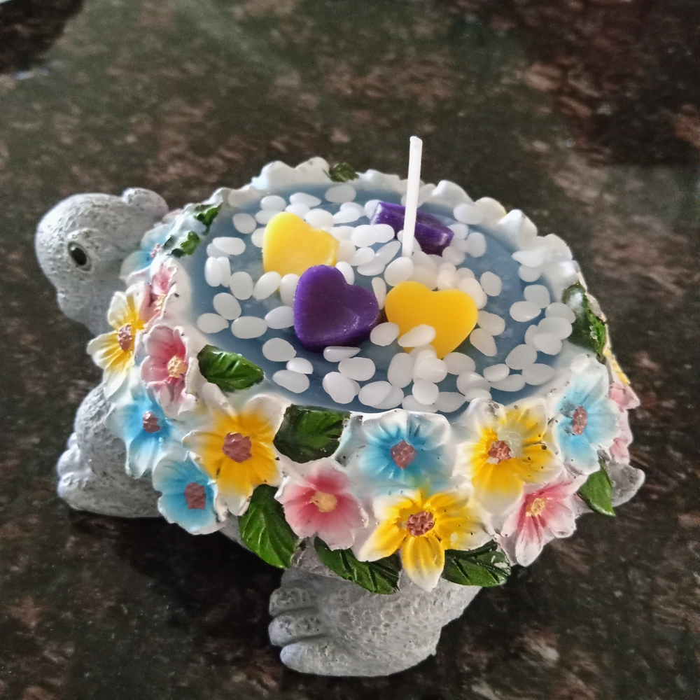 Turtle Soy Wax Vanilla Candle - Picture 4 of 4
